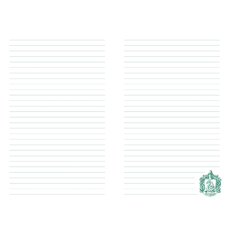 Páginas pautadas do caderno, com pequeno brasão da Slytherin no canto.