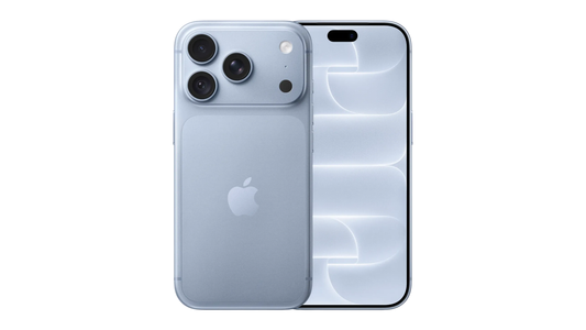 iPhone 18 Pro azul, traseira com câmara tripla e ecrã com bordos arredondados
