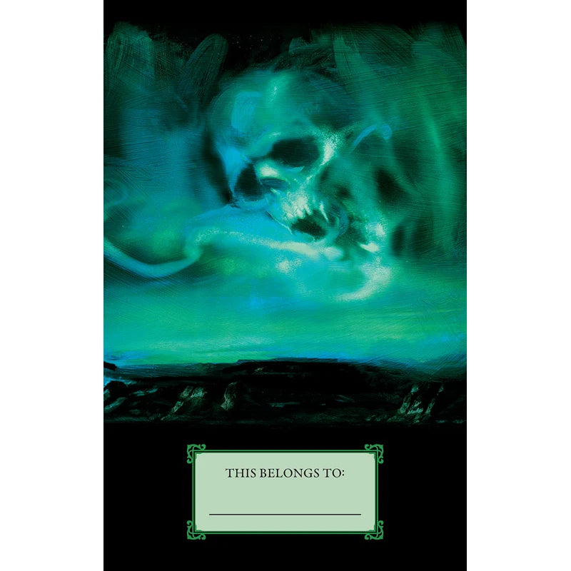 Caderno pautado Harry Potter com ilustração verde de caveira e campo para identificação.