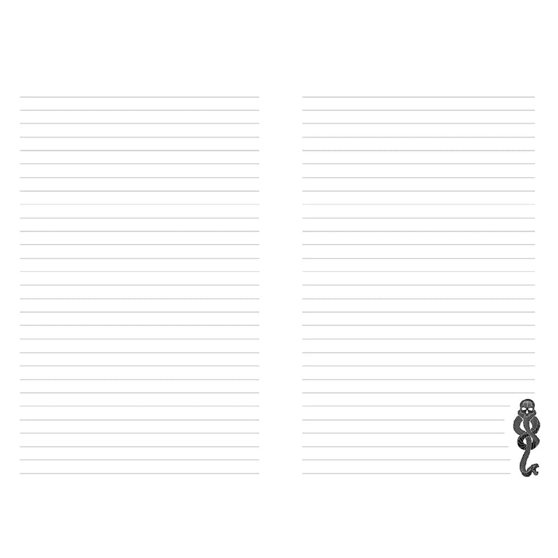 Caderno pautado Harry Potter aberto, com linhas e pequeno emblema da Marca Negra.