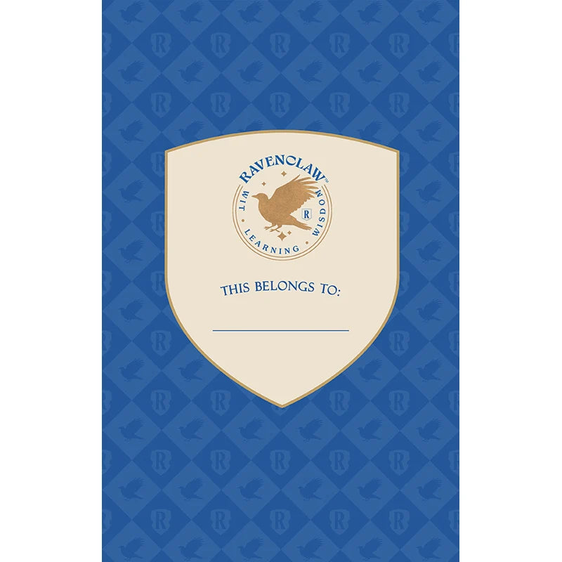 Caderno pautado de capa dura azul da Ravenclaw, com brasão e espaço para nome.