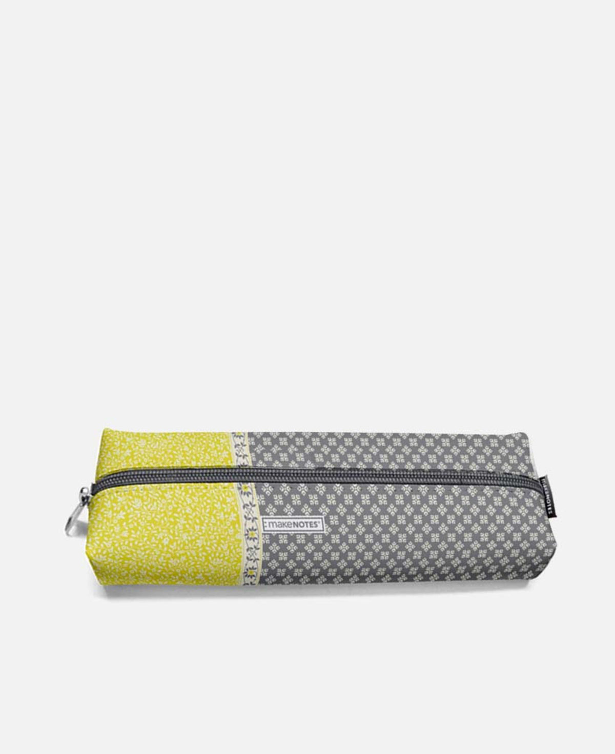 Estojo grande em patchwork cinzento e amarelo, com fecho e argola metálica