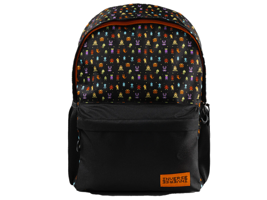 Mochila preta Inverse com painel estampado e bolso frontal, etiqueta laranja